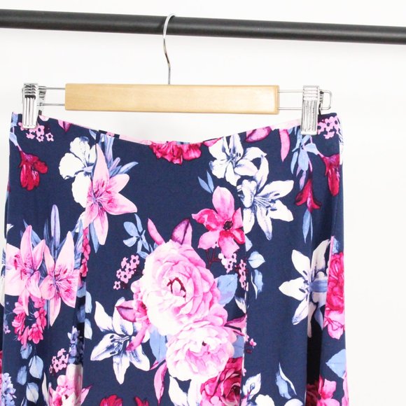 *Suzy Shier Floral Mini Skirt - Picture 3 of 4